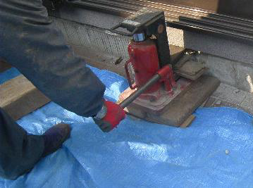 ジャッキアップ工(ジャッキアップ状況)