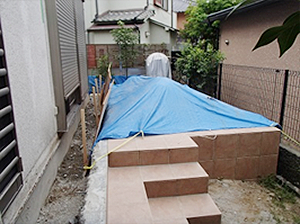 ジャッキアップ準備工(テラス部の縁切り完了)